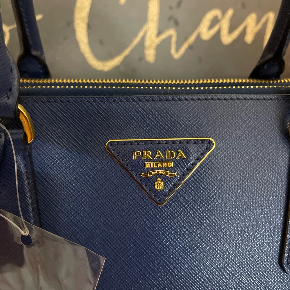 ❌SOLD❌PRADA - Picture 3 of 16